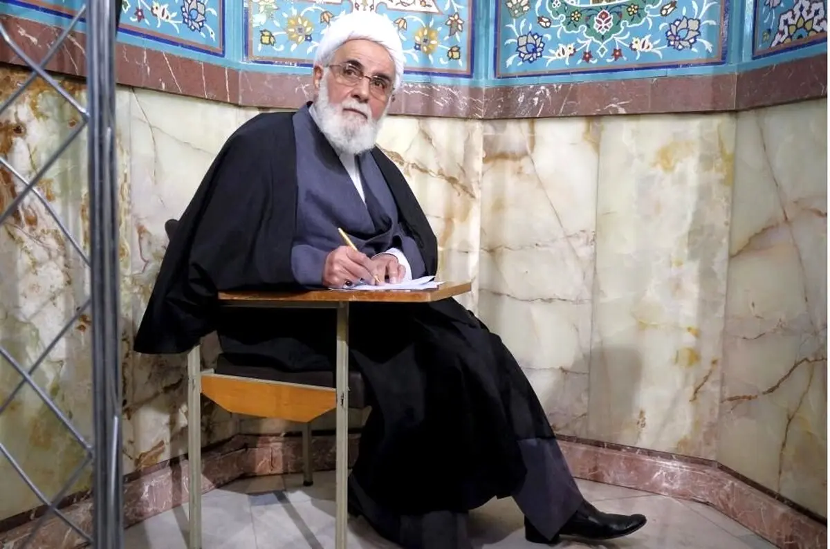 «رسمِ سیاسی» که ناطق نوری کلید زد /پیام های سیاسی یک لبیک، یک اقتدا /حرکات نمادین و ضربتی دو روحانی اصولگرا و اصلاح طلب برای درهم شکستن اختلافات سیاسی چپ و راست /روحانی پای میز گفتگو با رقبای انتخاباتی اش خواهد نشست؟ /رفقای آیت الله هاشمی پا جای پای او می