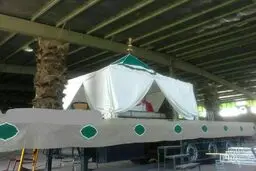 تصویری از آماده سازی ماشین حمل پیکر مطهر شهید محسن حججی