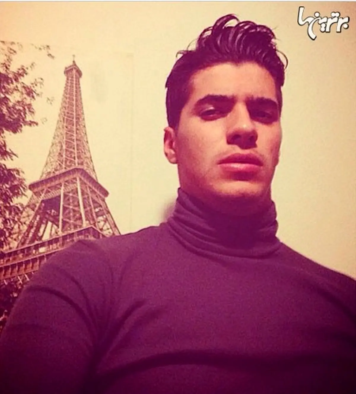 بازیکن ایرانی اتلتیکو مادرید در کنار برج ایفل/ عکس