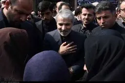 حاشیه های تصویری از مراسم خاکسپاری پیکر والده سخنگوی دولت