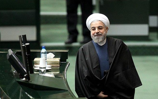 روحانی در دفاع از کابینه دوازدهم: هیچ وزیری را بر مبنای رفاقت و گرایش سیاسی‌ انتخاب نکردم/ تاکید مقام معظم رهبری بر شروع سریعتر دولت