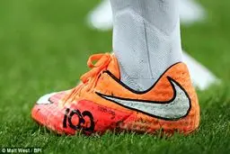 کفش ويژه روني براي صدمين بازي ملي(عکس)