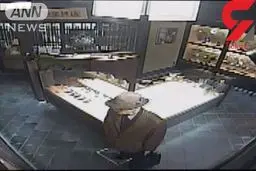 پلیس در جستجوی یک خلافکار فراری با کلاه عجیب+ عکس