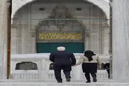 جو بایدن و همسرش در مسجد/ تصاویر