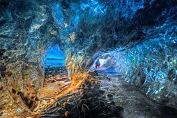 غارهای یخی در ایسلند/تصاویر