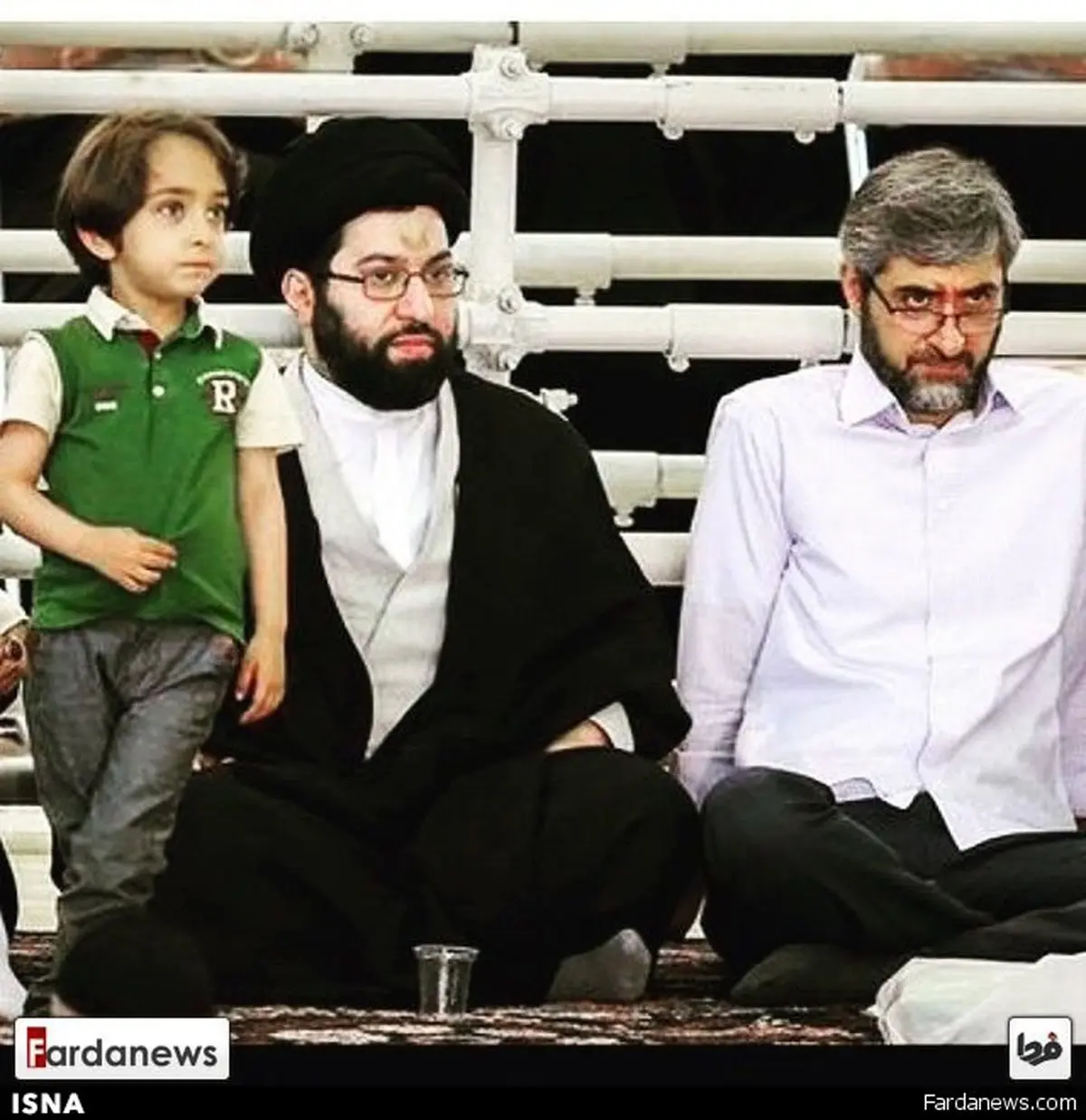 داماد، پسر و نوه آیت الله خامنه ای در یک قاب/عکس