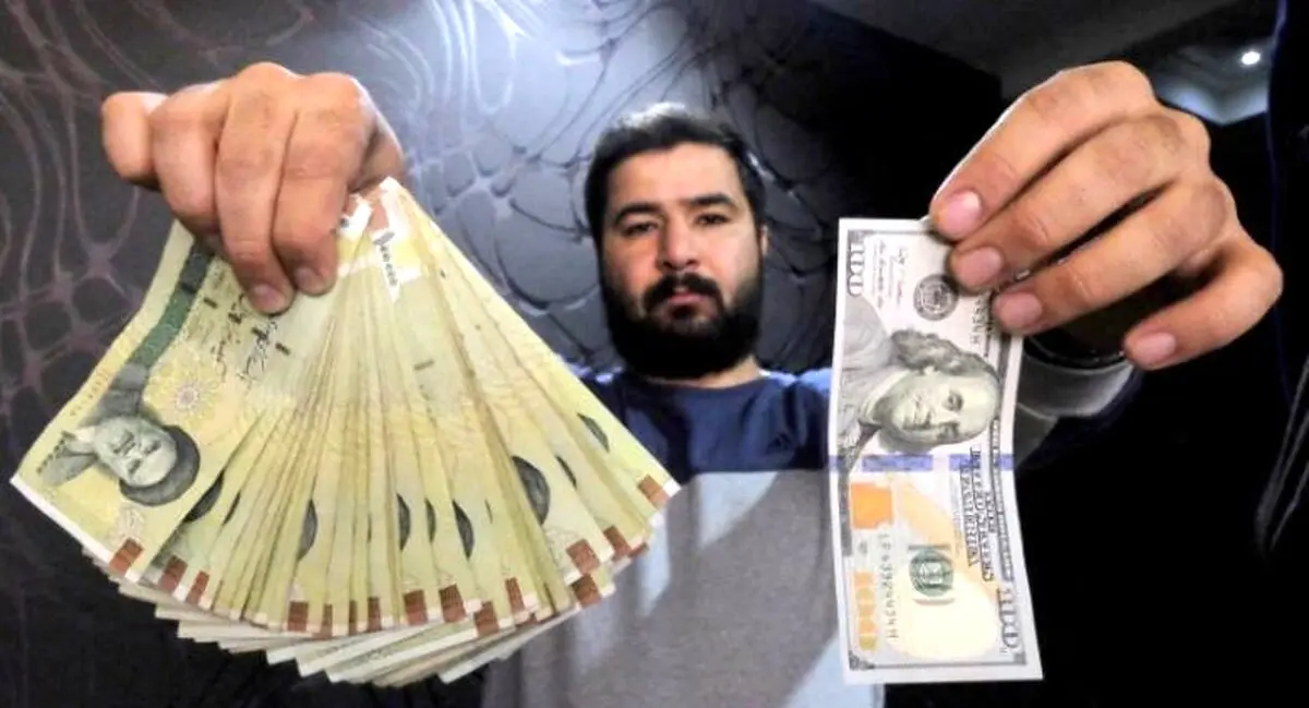 رویترز: ارزش ریال کم شود دستاوردهای اقتصادی روحانی زیر سوال می رود/ انتخاب ترامپ، علت اصلی کاهش ارزش ریال ایران