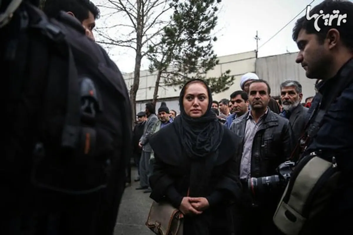 صبا کمالی در مراسم تشییع مادر احمدی نژاد/ عکس