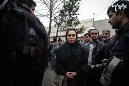 صبا کمالی در مراسم تشییع مادر احمدی نژاد/ عکس