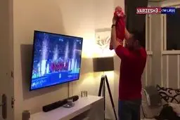 ببینید: شادی جالب هوادار لیورپول با نوزاد تازه متولد شده