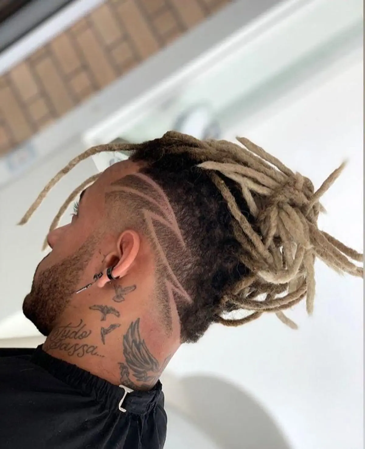 مدل موی عجیب ستاره برزیلی فوتبال/عکس