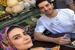 عکس / سلفی بازیگر زن و مرد سریال مانکن در یک آبمیوه فروشی