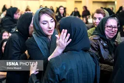 هانیه توسلی و لیلی رشیدی در مجلس ترحیم داوود رشیدی/عکس