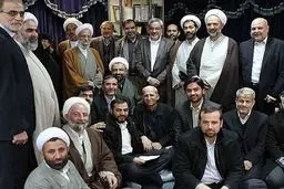 چه کسی از جانب جبهه پایداری در جلسات شورای وحدت شرکت می‌کند؟