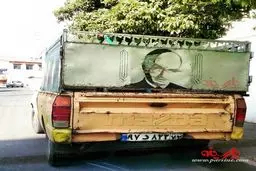 تصویر دکترشریعتی روی وانت مزدا/ساری