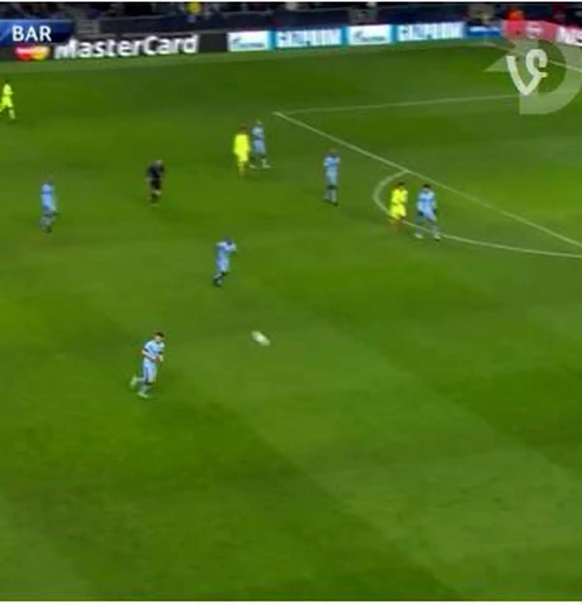 سوارز دست دمیکلیس را گاز نگرفت(عکس)