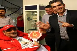 تغییر موضع جالب خبرنگار بیست و سی/ عکس