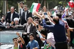 سلفی با حسن روحانی/ عکس