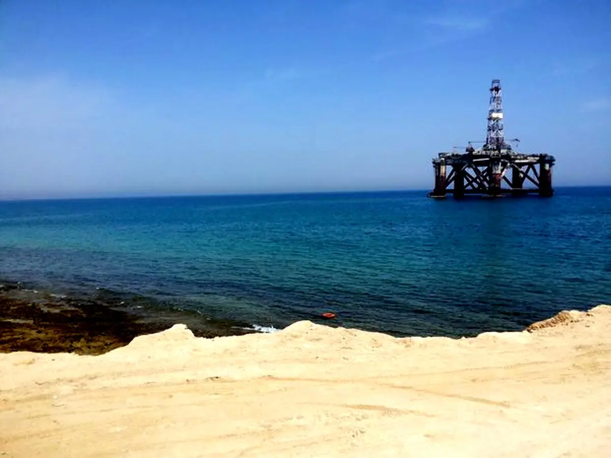 دکل بادآورده چگونه در قشم به گل نشست