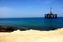 دکل بادآورده چگونه در قشم به گل نشست