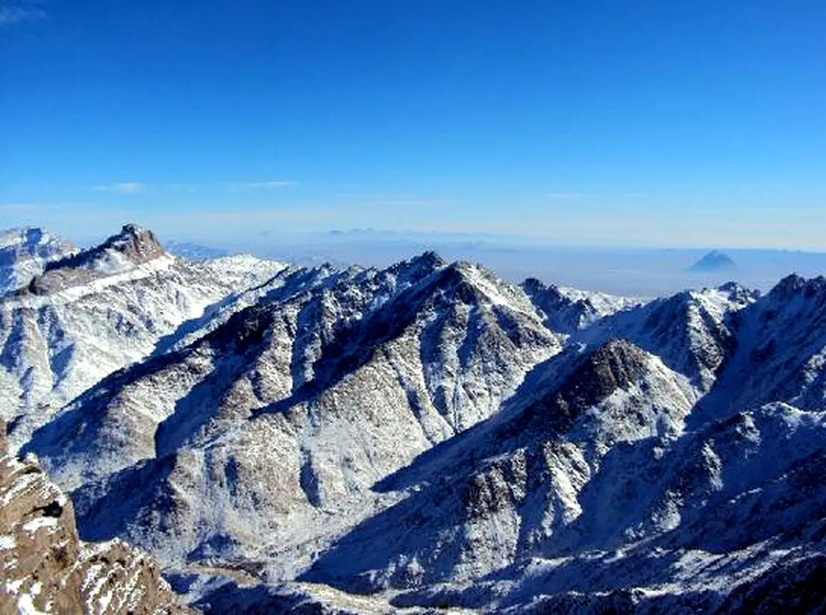 "کوه ارنان" جاذبه ای مخصوص کوهنوردان عاشق تاریخ +عکس