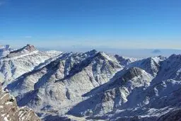 "کوه ارنان" جاذبه ای مخصوص کوهنوردان عاشق تاریخ +عکس