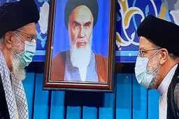 رئیسی: شرط ادب بود که دست مقام معظم رهبری را می‌بوسیدم