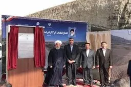 روحانی: با کمک مردم و همت پزشکان از روزهای سخت عبور می‌کنیم / امسال جسم ما به دلایل بهداشتی، از امکان متبرکه فاصله دارد؛ اما روح ما از هرسال به آنها نزدیکتر است