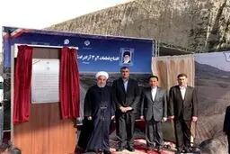 روحانی: با کمک مردم و همت پزشکان از روزهای سخت عبور می‌کنیم / امسال جسم ما به دلایل بهداشتی، از امکان متبرکه فاصله دارد؛ اما روح ما از هرسال به آنها نزدیکتر است
