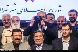 عکاسی قالیباف از خبرنگاران در جلسه آخر شورای شهر