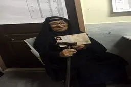 رای پیرزن 85 ساله/ عکس