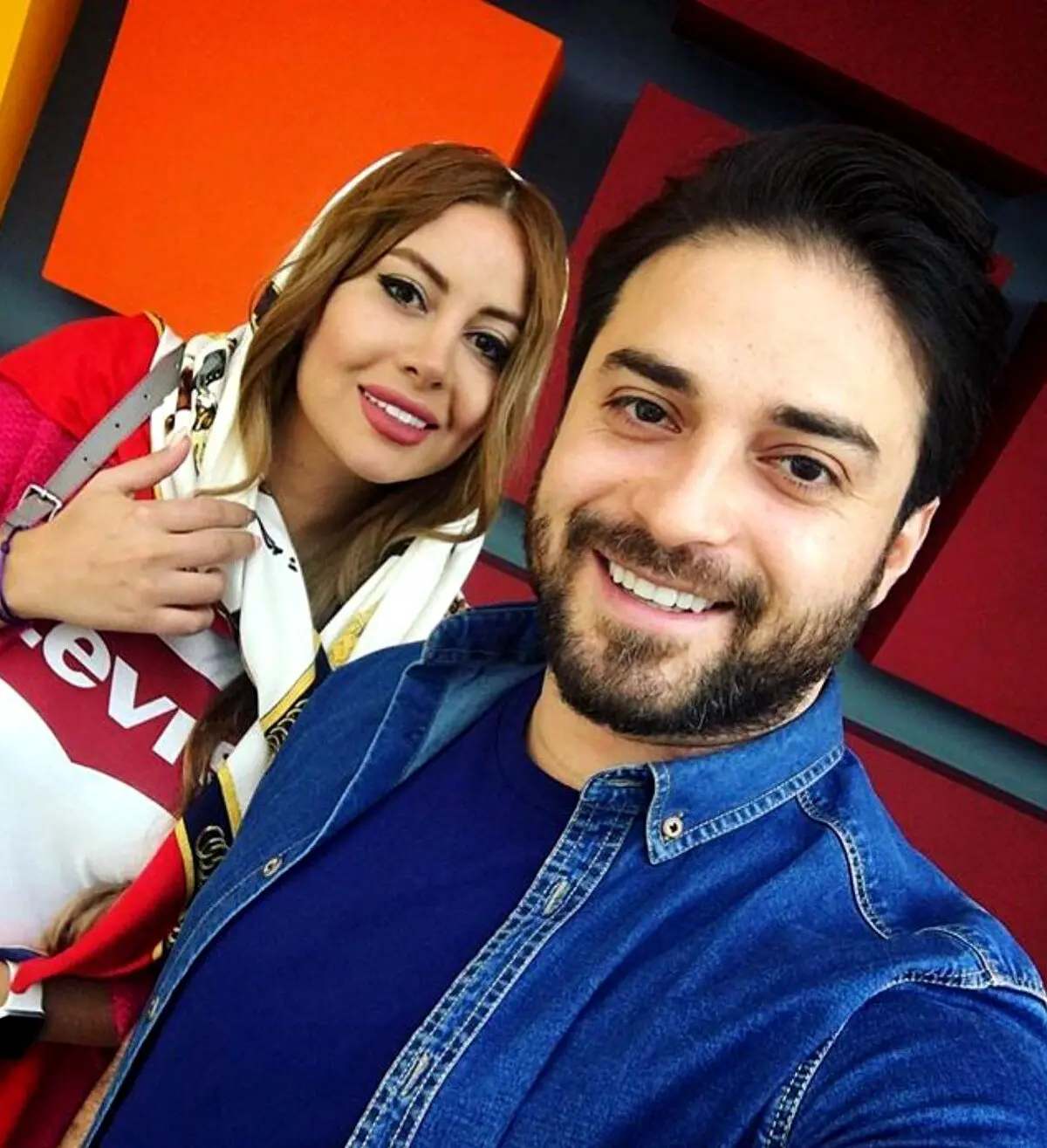 تصویری از بابک جهانبخش و همسرش