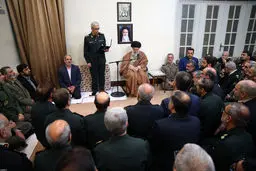 تصاویری از دیدار فرماندهان ارشد نیروهای مسلح با مقام معظم رهبری