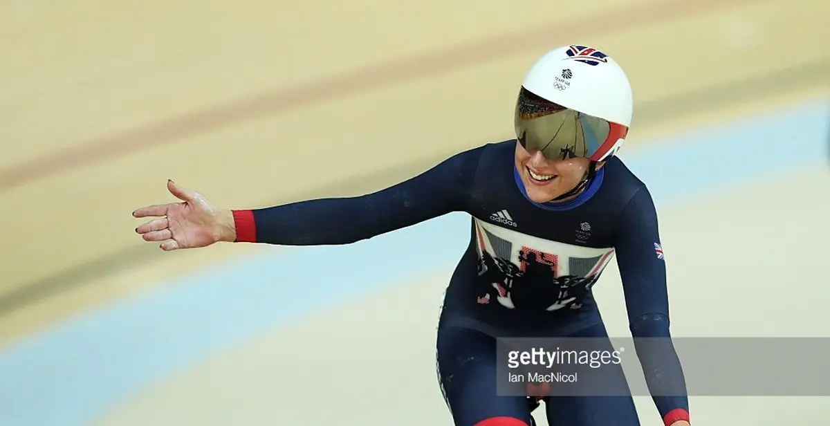 عکس‌العمل دوچرخه‌سوار زن انگلیسی بعد از قهرمانی/عکس