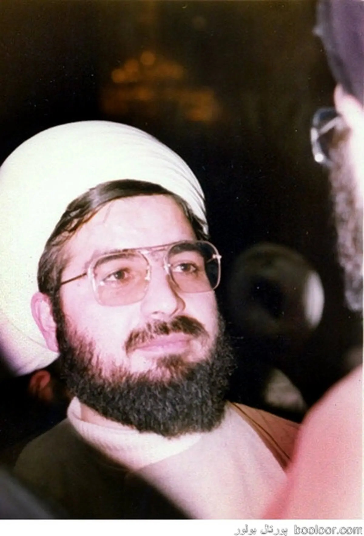 دست به اسلحه شدن روحانی در ماجرای گروگان‌گیری