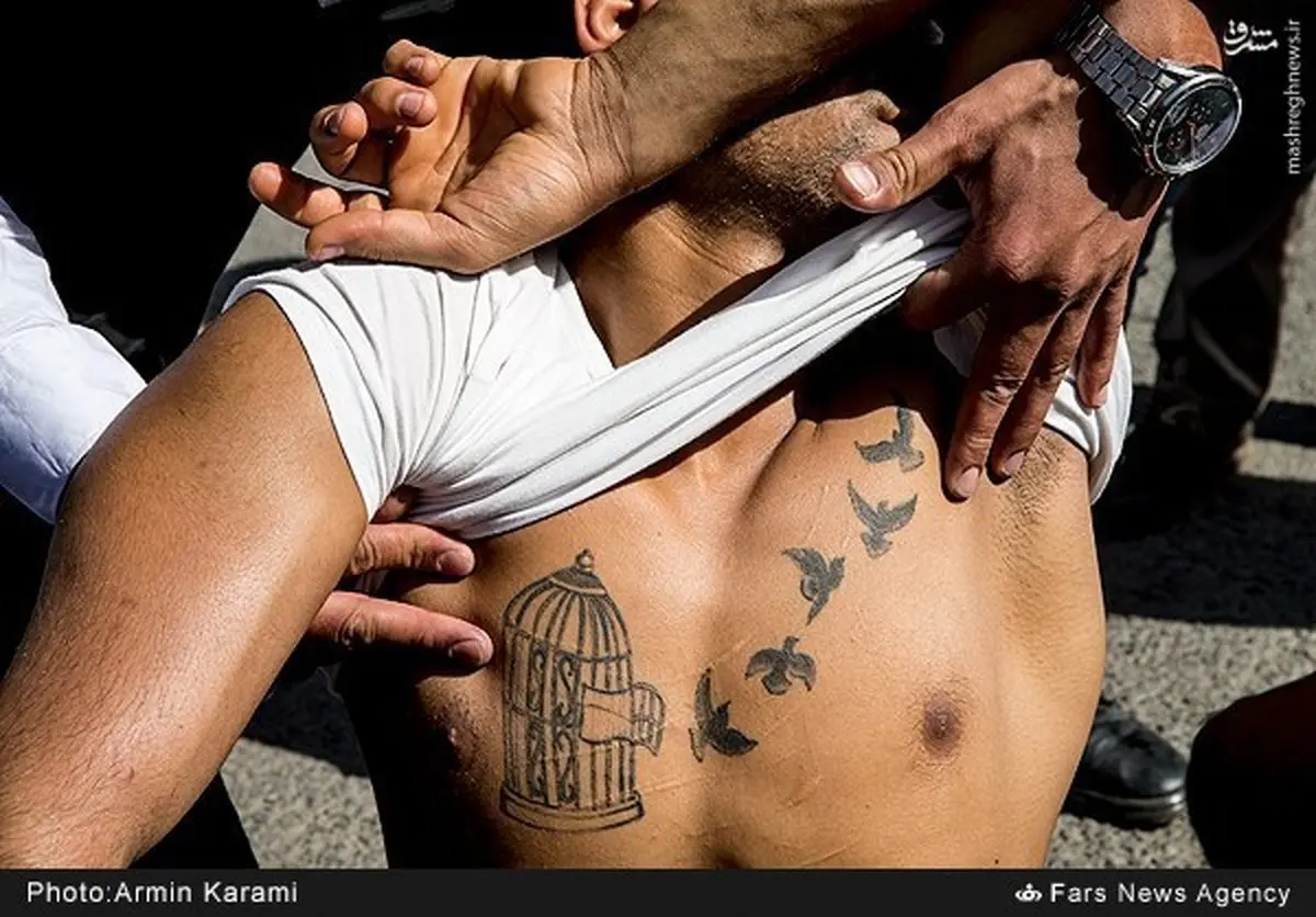 خالکوبی سینه یک سارق تهرانی/ عکس