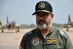 جنگنده بمب افکن سنگین ایران در راه است/ پاسخ به شائبه‌ ها درباره جنگنده کوثر