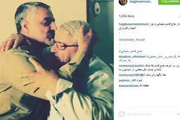 بوسه حاج‎قاسم برپیشانی پدرشهید/عکس