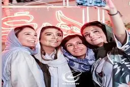 سلفی جالب هنگامه قاضیانی با هنرمندان جوان سریال همگناه + عکس