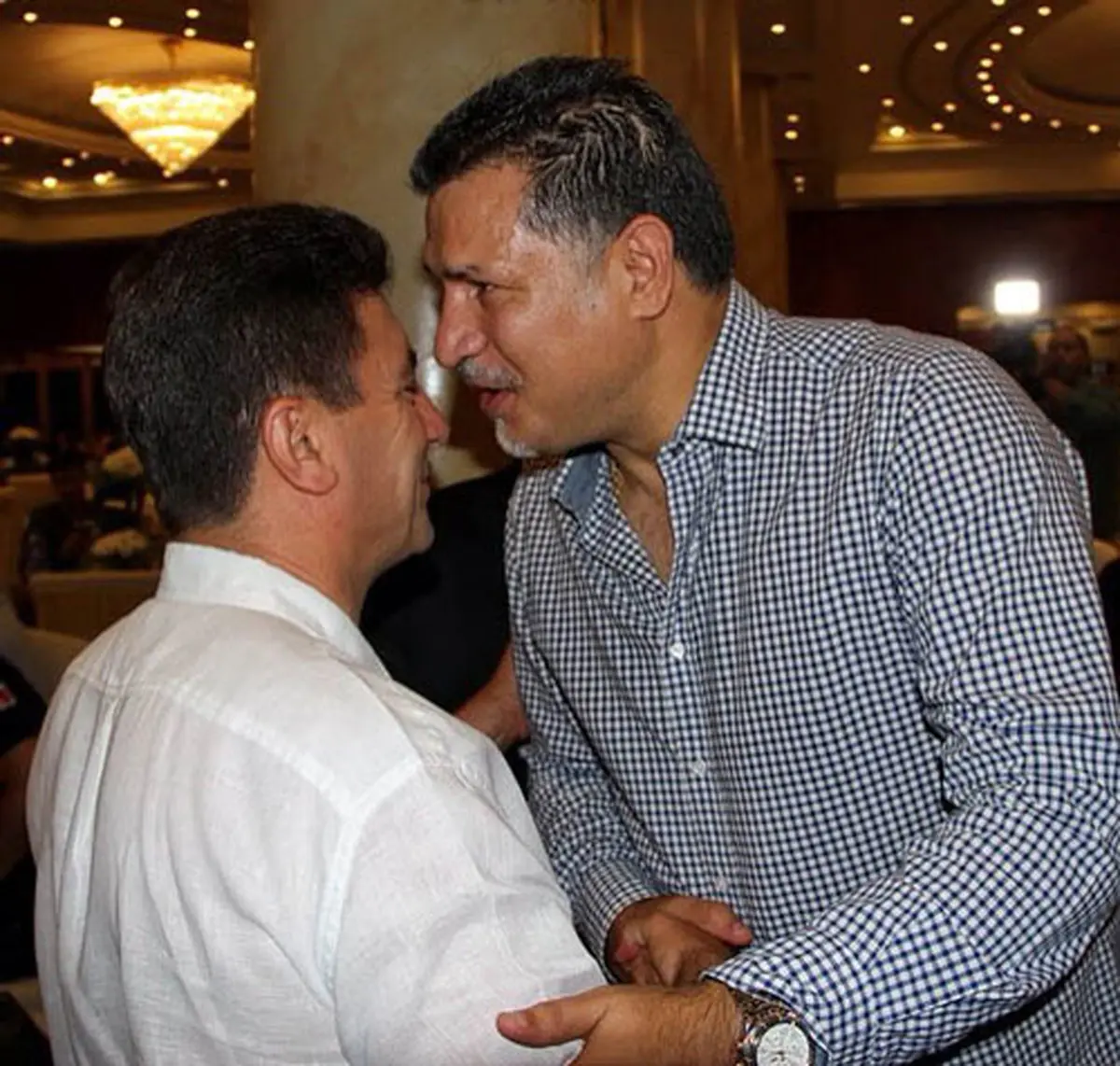 روبوسی دایی و قلعه‌نویی + عکس