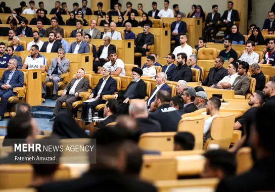 تجلیل از قهرمانان