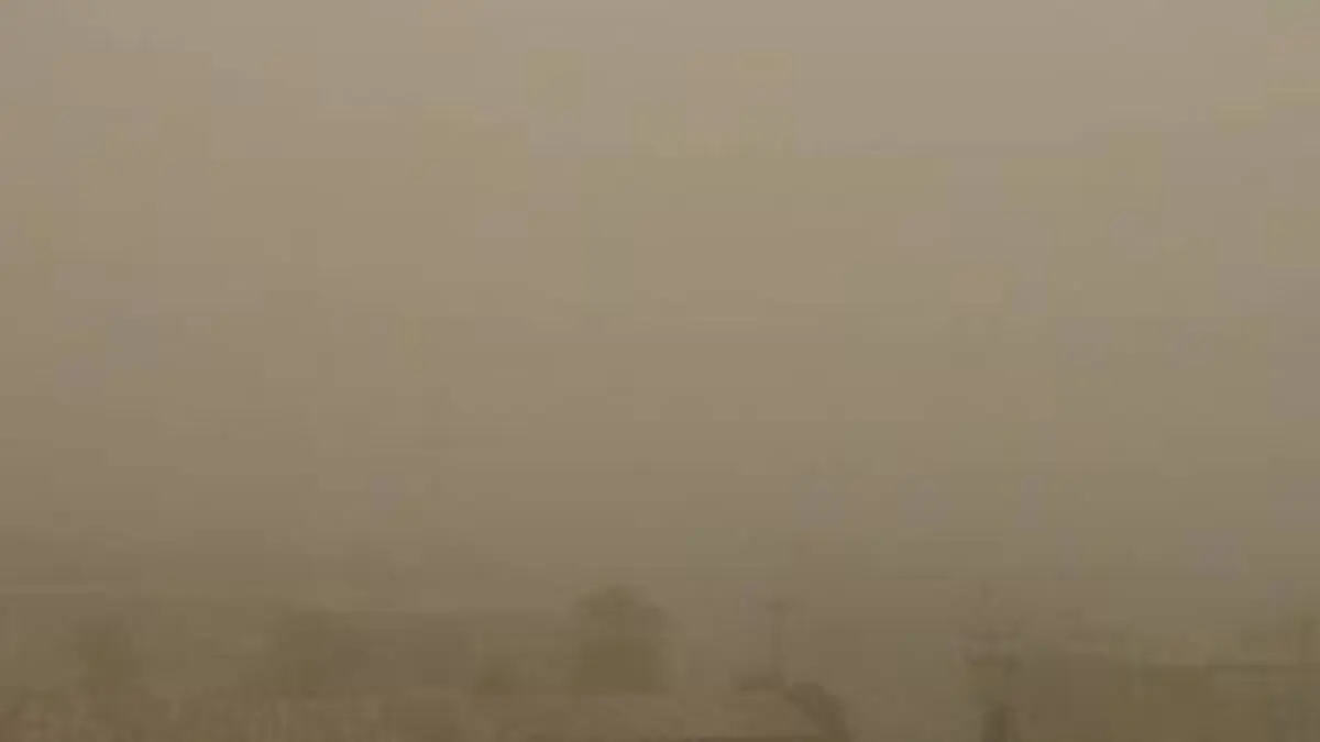 تعطیلی مدارس و ادارات 11 شهر خوزستان به دلیل گرد و خاک/تصاویر