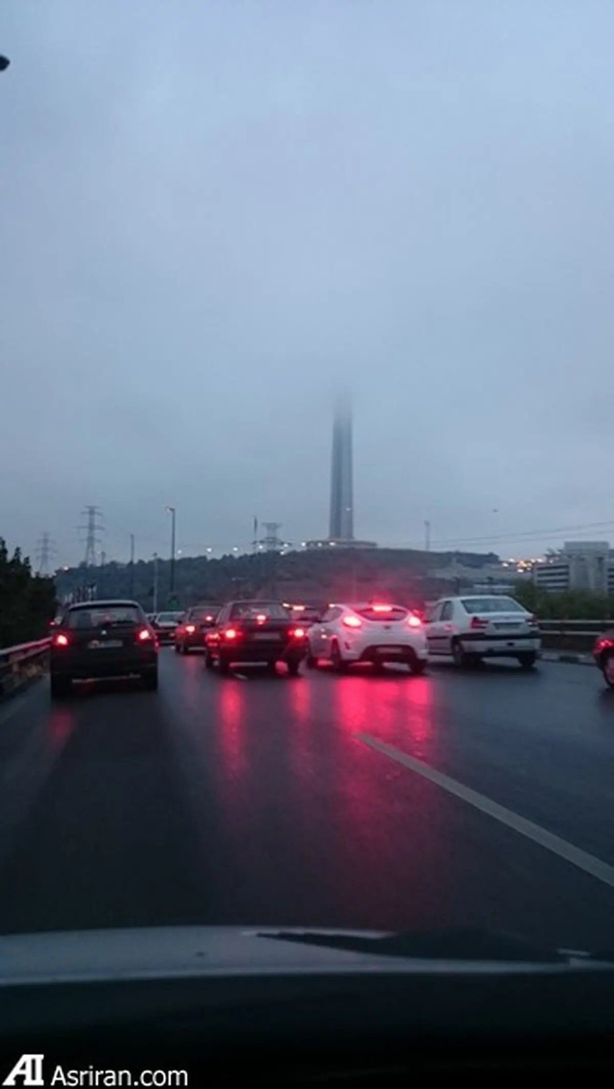 برج میلاد در مه /عکس