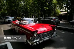 رژه خودروهای کلاسیک در خیابان‌های تهران/تصاویر