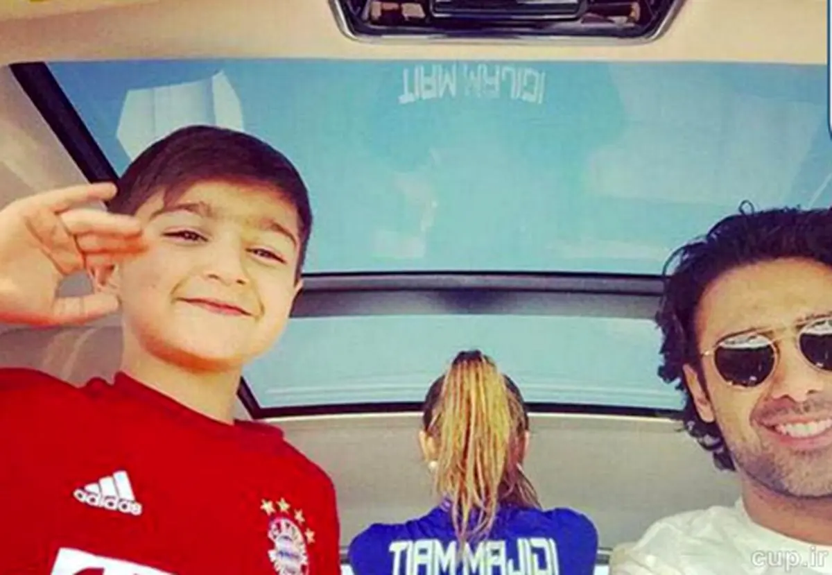 دلیل عجیب قرمزپوش شدن پسر فرهاد مجیدی در روز دربی+عکس