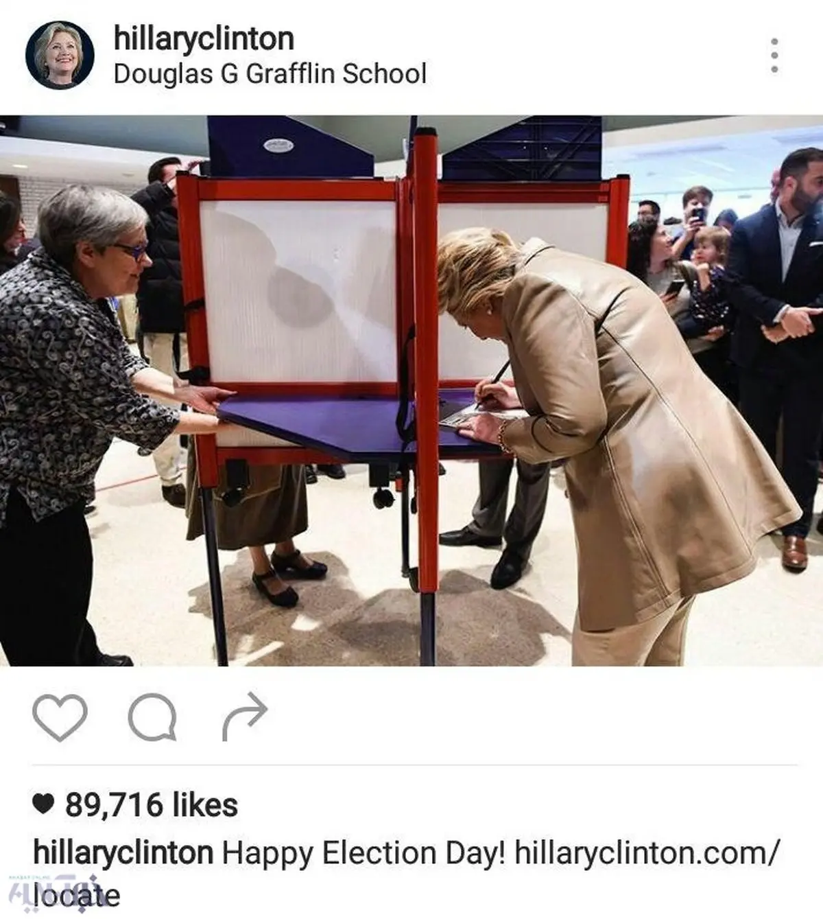 پیام اینستاگرامی کلینتون بعد از رای دادن: روز انتخابات مبارک!/عكس