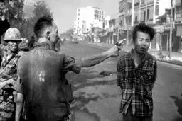 عکسی مخفی دیده نشده  از صحنه اعدام که جهان را تکان داد
