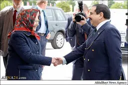 ‫وقتی ملکه انگلیس باحجاب می شود‬‎/تصاویر