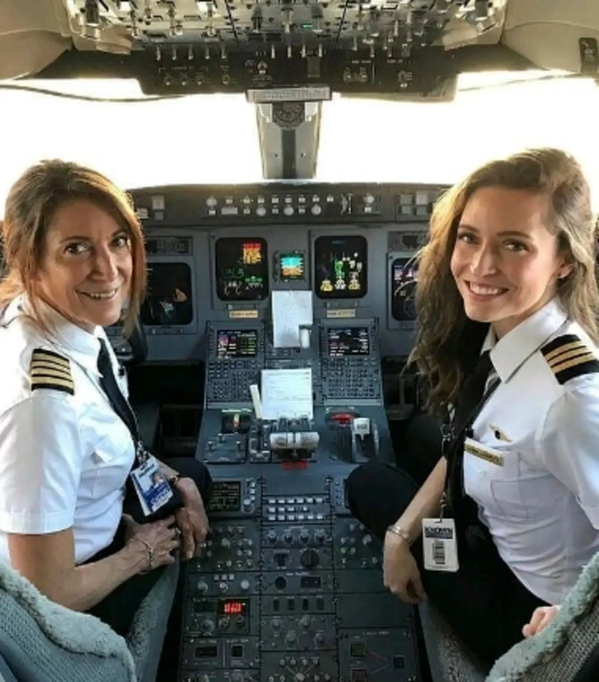 اولین پرواز دونفری مادر و دختر خلبان+ عکس