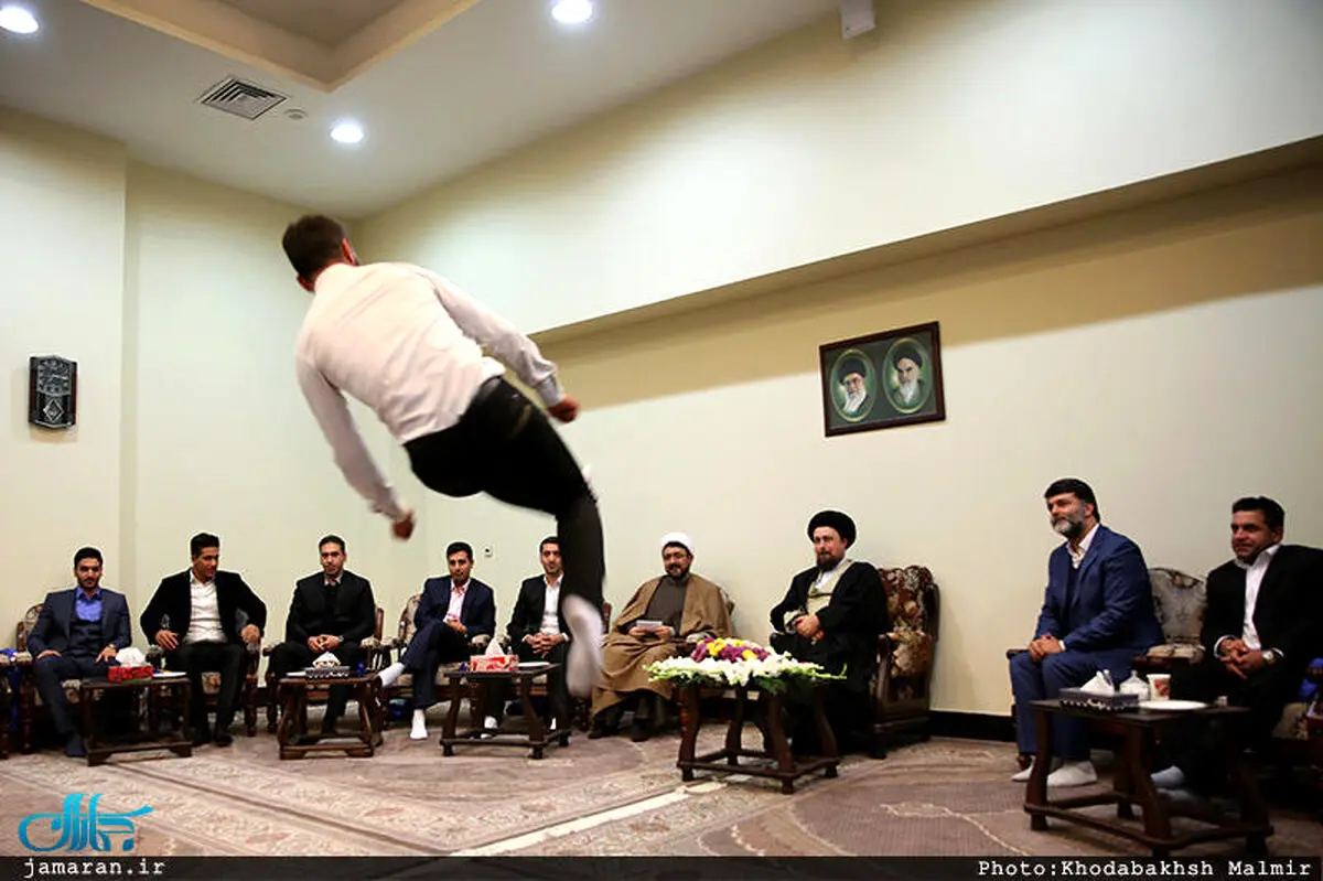 هنرنمایی جالب یک رزمی کار در دیدار با سیدحسن خمینی/عکس